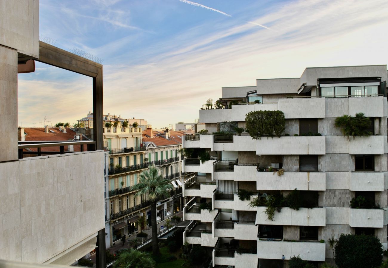 Studio à Cannes - POL519 / Grand studio balcon sud