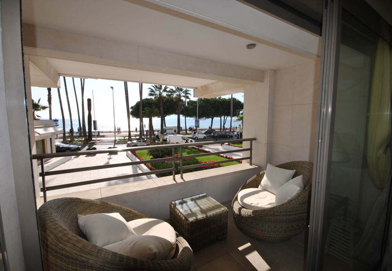 location appartement front de mer cannes 