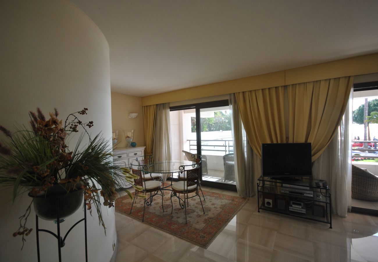 Appartement à Cannes - SAD5586 / Sur Croisette 3 pièces piscine
