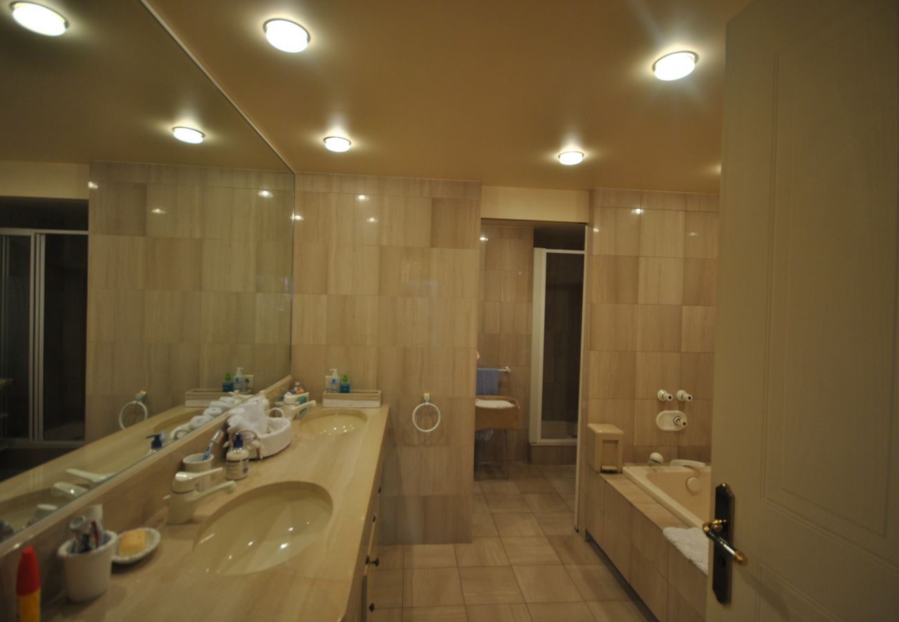 Appartement à Cannes - SAD5586 / Sur Croisette 3 pièces piscine