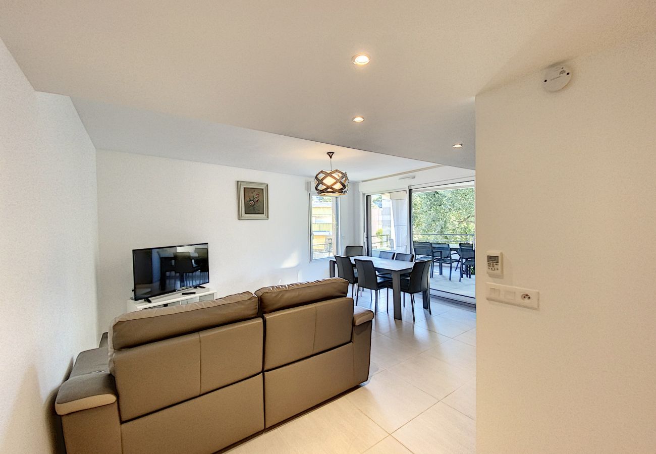 Appartement à Cannes - TEI142 Bel appartement avec piscine terrasse