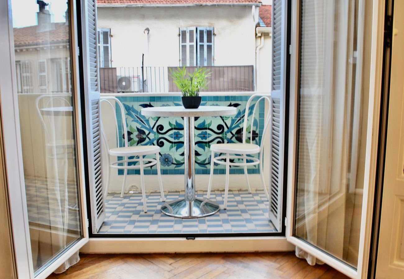 Appartement à Cannes - LON5218 Beau 2P, A/C et WI-FI, bien équipé