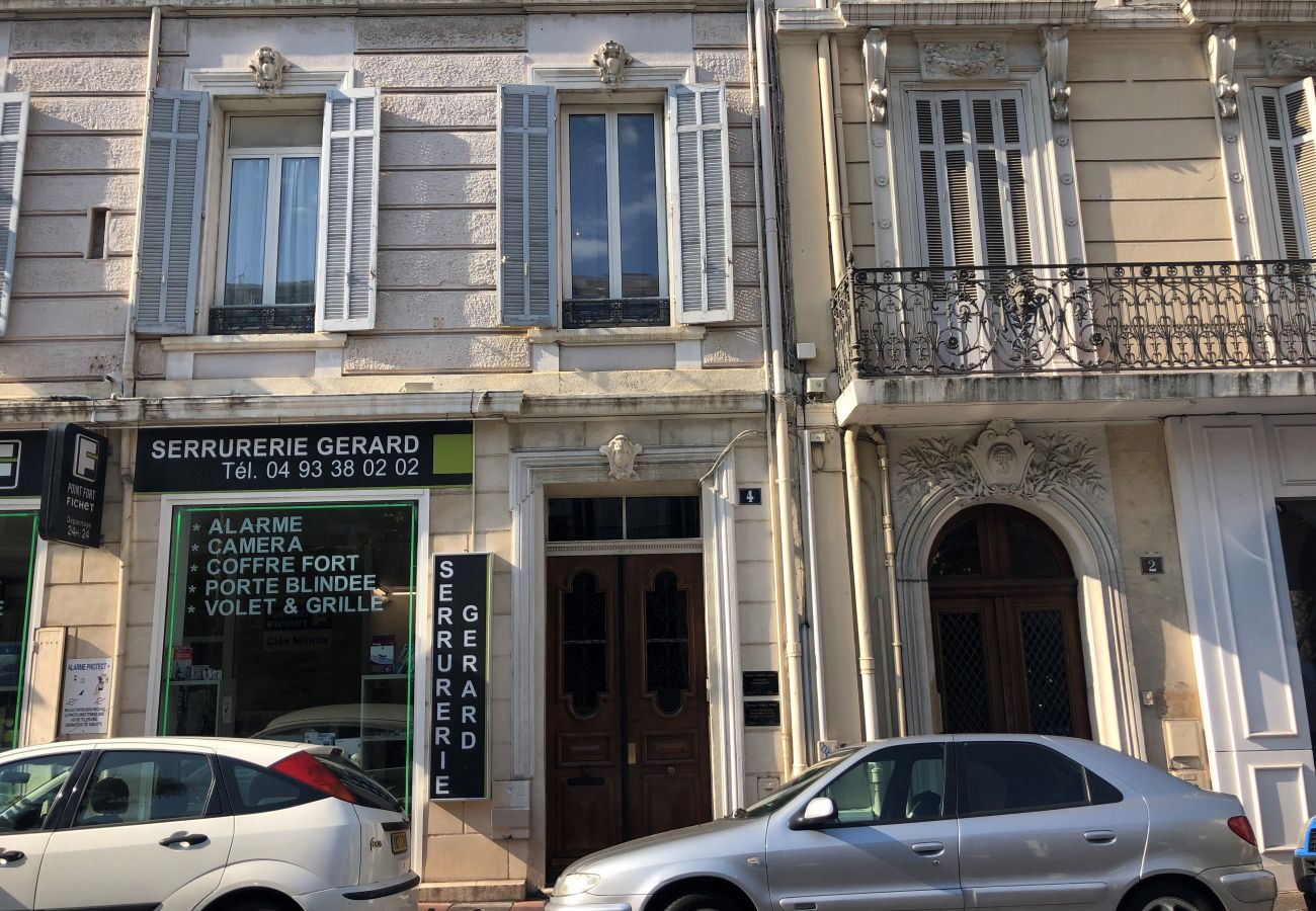 Appartement à Cannes - CUR1095 / Logement élégant idéalement placé
