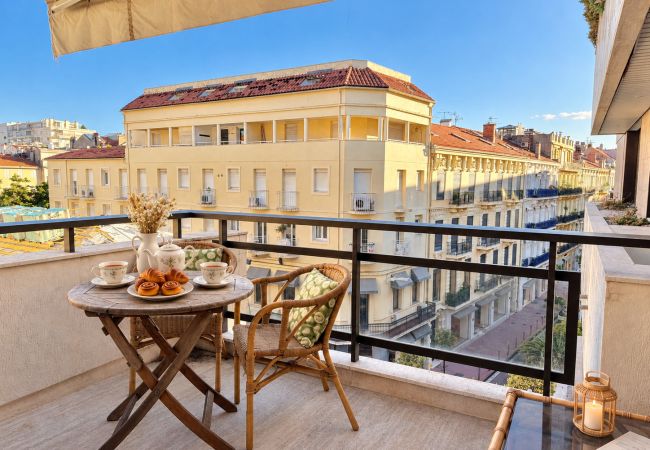 Appartement à Cannes - NAF568 / terrasse aperçu mer 2 pièces