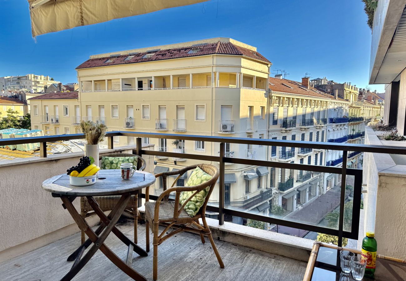 Appartement à Cannes - NAF568 / terrasse aperçu mer 2 pièces