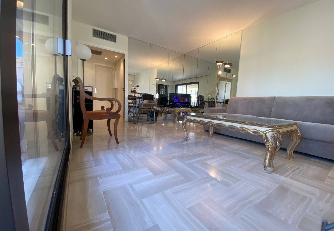 Appartement à Cannes - NAF568 / terrasse aperçu mer 2 pièces