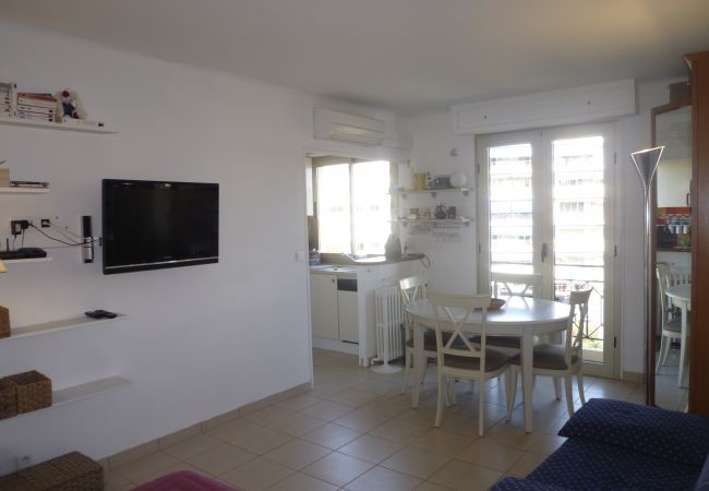 Studio à Cannes - ROB180 / Super studio bien équipé à Cannes