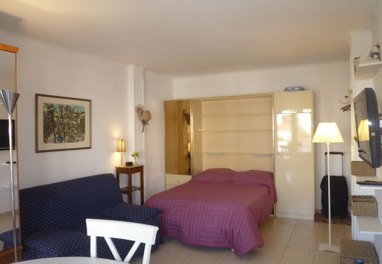 Studio à Cannes - ROB180 / Super studio bien équipé à Cannes