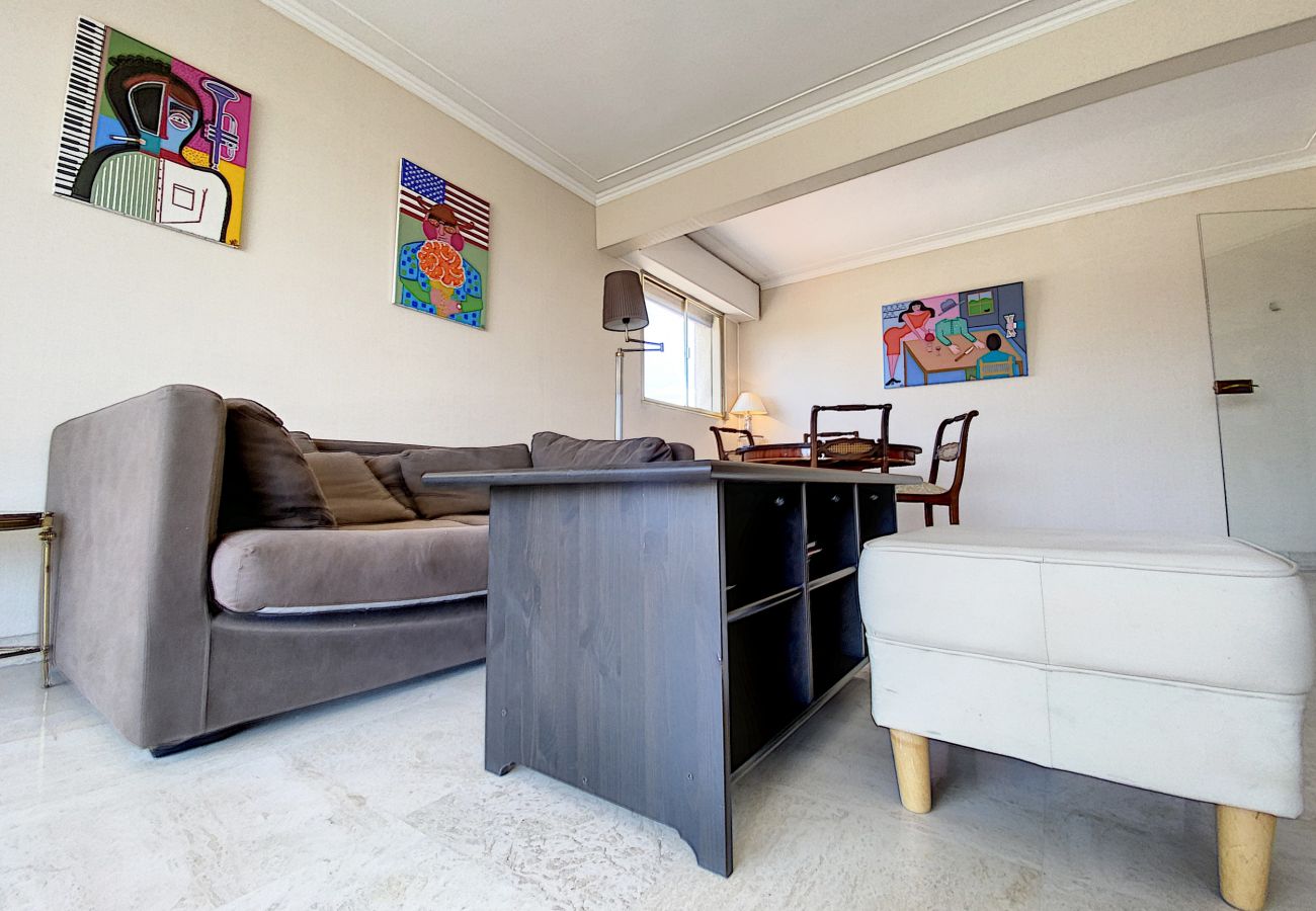 Appartement à Cannes - CHA34 / Spacieux 3 pièces, A/C, WI-FI
