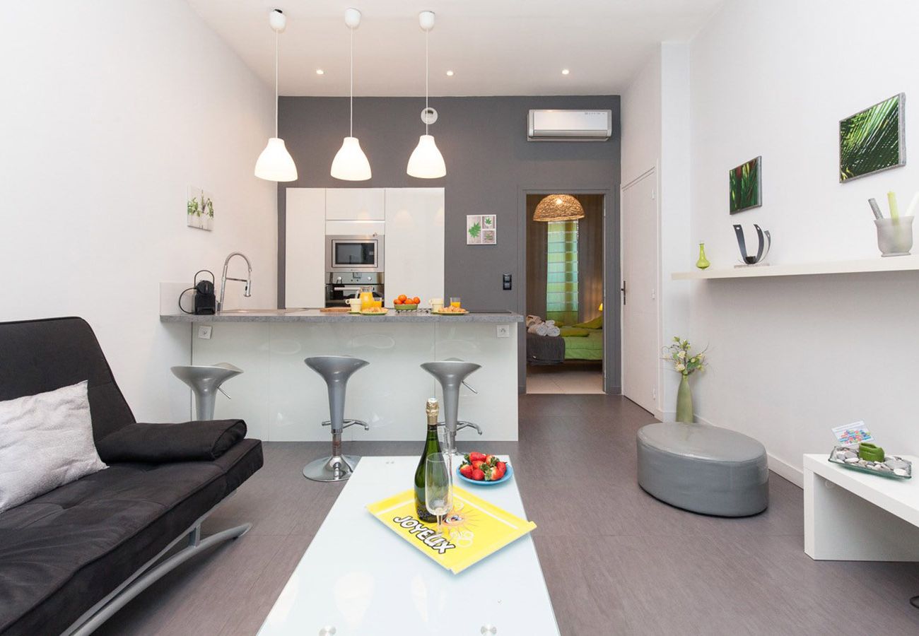 Appartement à Cannes - SUF3103 Beau 2 pièces moderne bien équippé