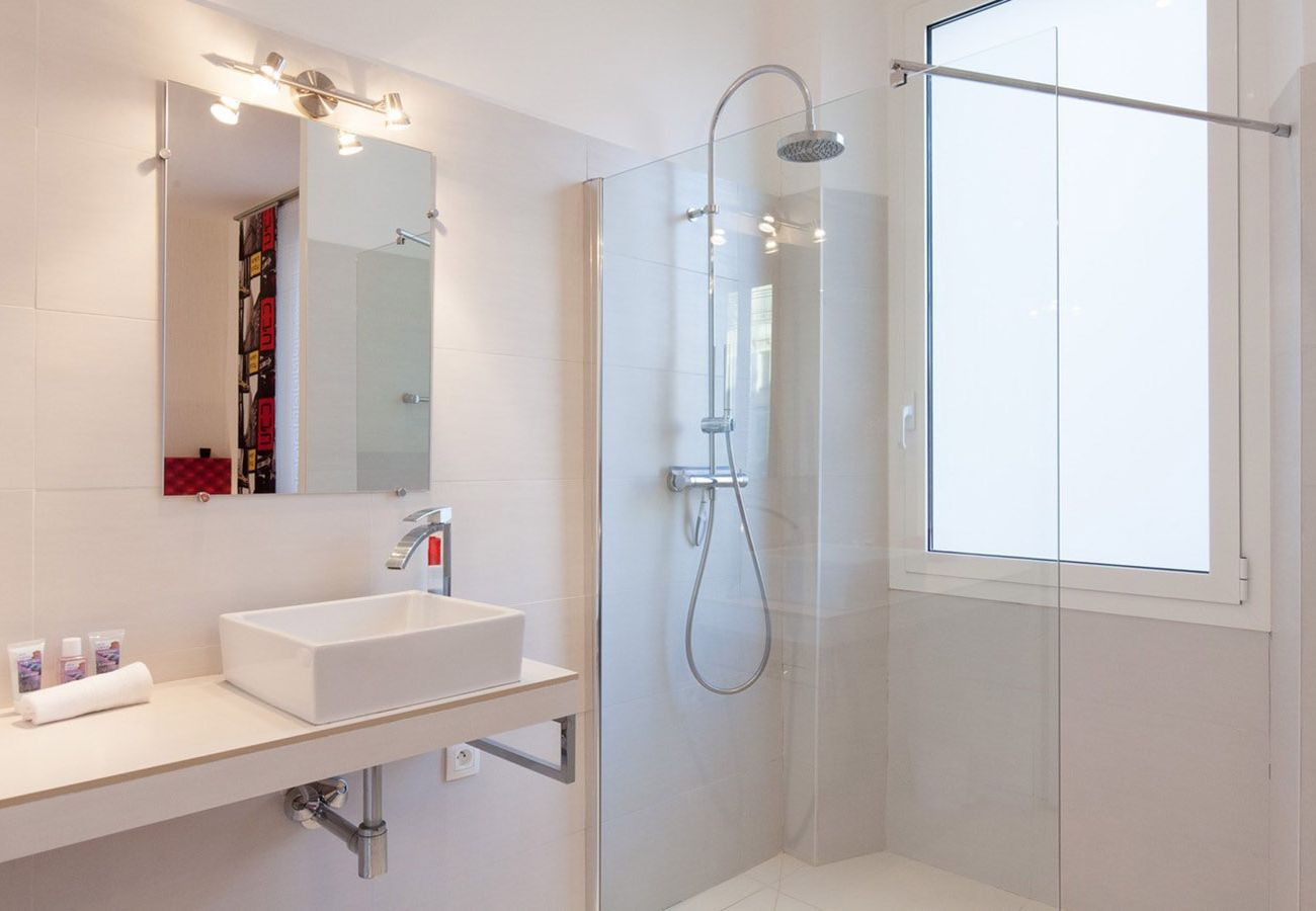 Appartement à Cannes - SUF3105 Beau 2 pièces modern bien équippé