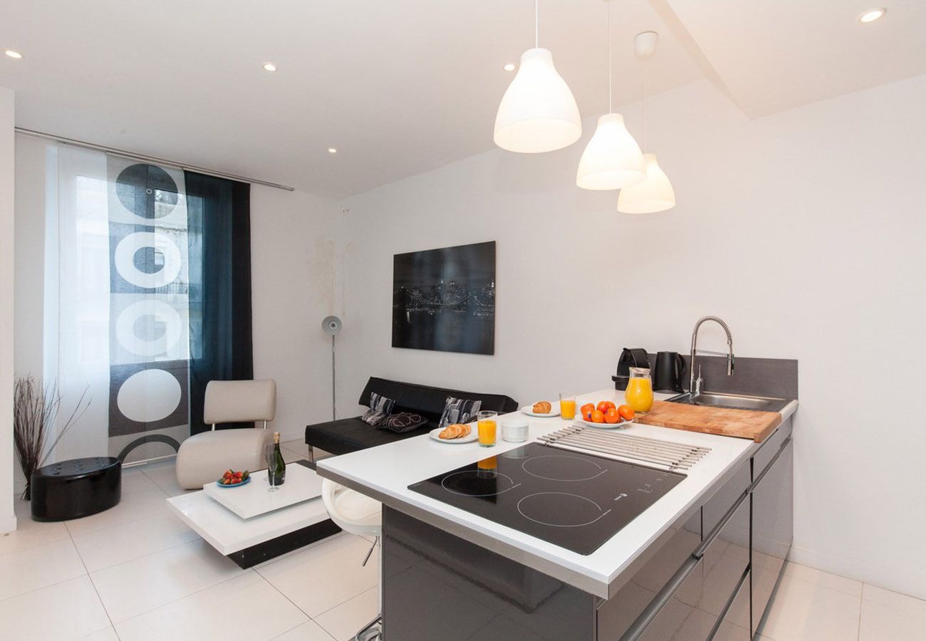 Appartement à Cannes - SUF3107 Beau 2 pièces moderne bien équippé