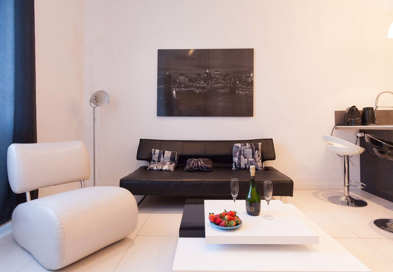 Appartement à Cannes - SUF3107 Beau 2 pièces moderne bien équippé