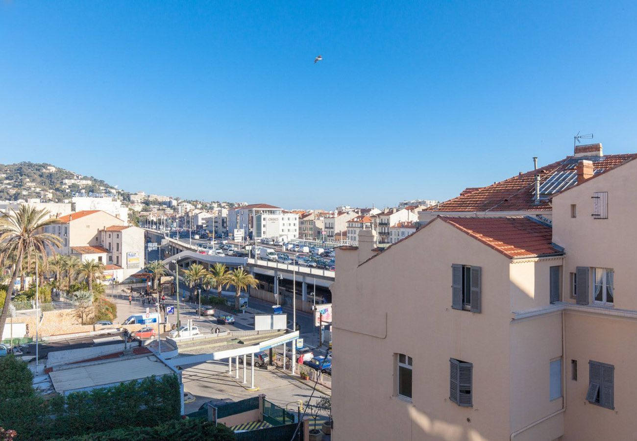 Appartement à Cannes - SUF3110  Beau 3 pièces moderne terrasse bien équip