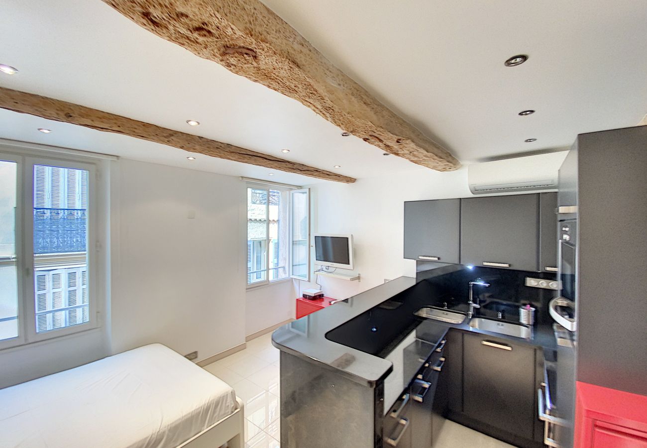Studio à Cannes - BIA1820 Beau studio lumineux, à deux pas du Palais