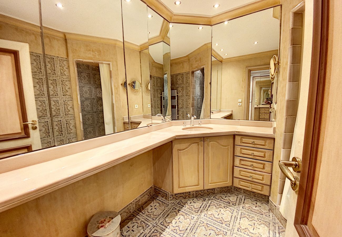 Appartement à Cannes - NES1198 Bel appartement à deux pas du Palais