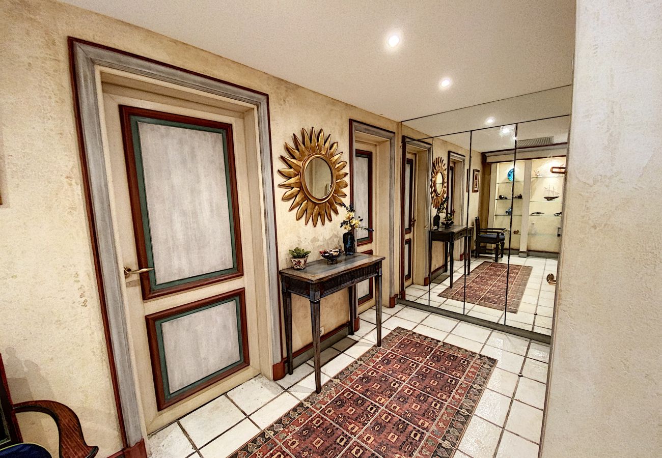 Appartement à Cannes - NES1198 Bel appartement à deux pas du Palais