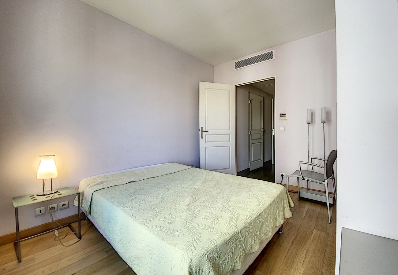 Appartement à Cannes - PAU343  / centre 4 rooms terrasse