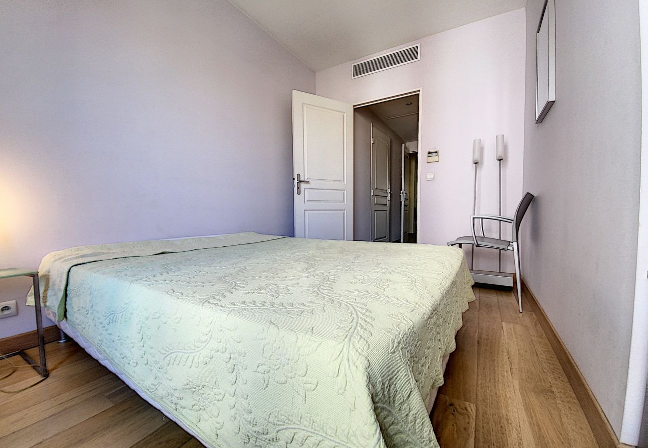 Appartement à Cannes - PAU343  / centre 4 rooms terrasse