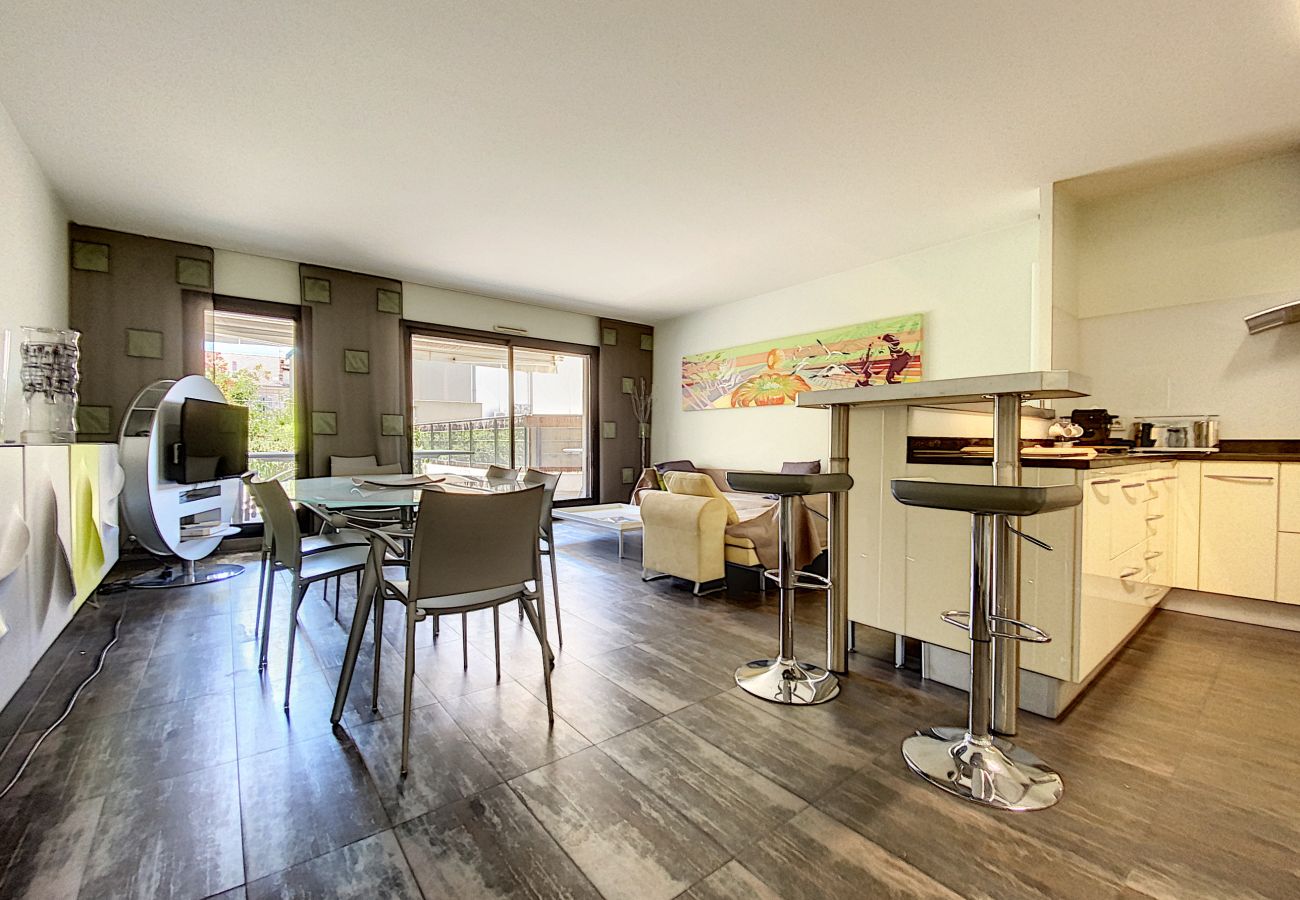Appartement à Cannes - PAU343  / centre 4 rooms terrasse