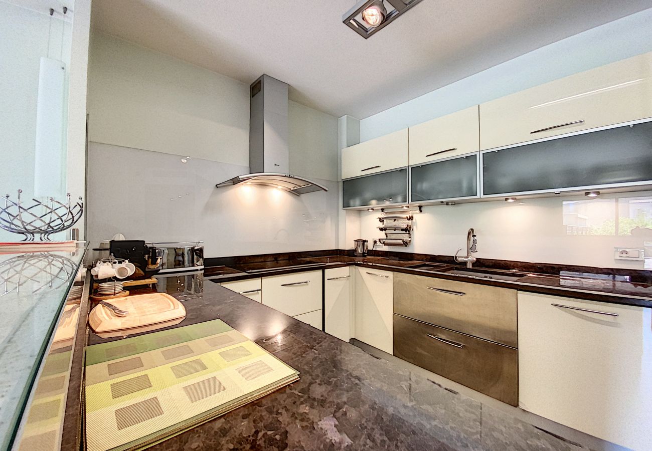 Appartement à Cannes - PAU343  / centre 4 rooms terrasse