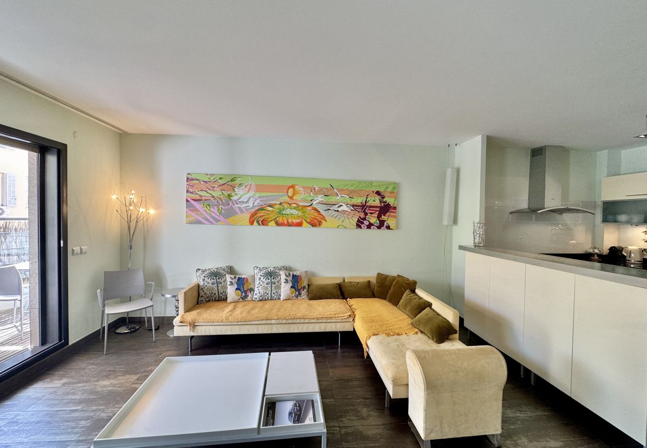 Appartement à Cannes - PAU343  / centre 4 rooms terrasse