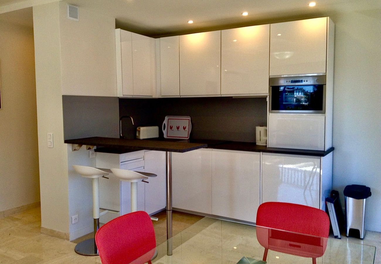 Appartement à Cannes - GIR2405 / Logement lumineux et spacieux au centre