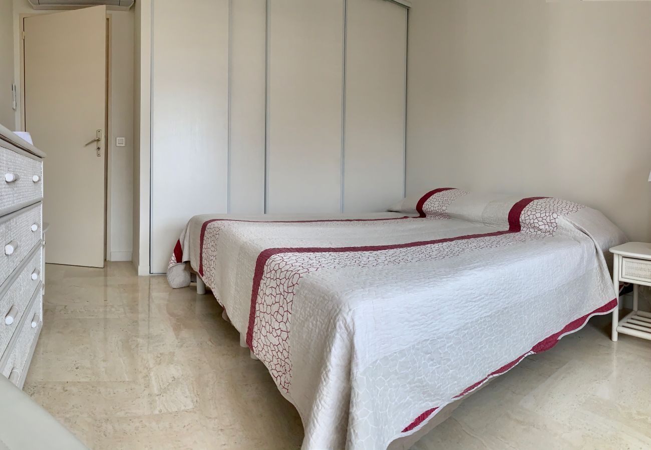 Appartement à Cannes - GIR2405 / Logement lumineux et spacieux au centre