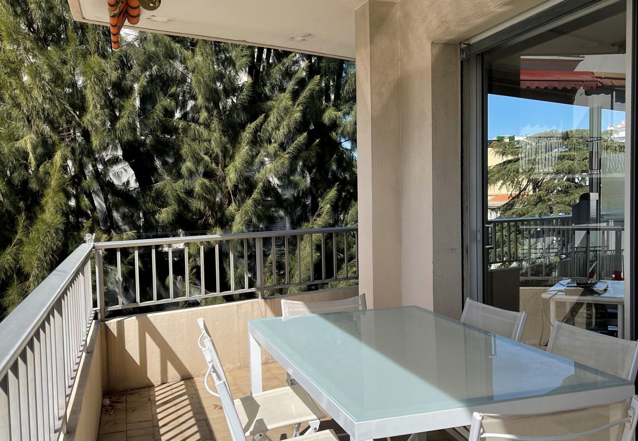 Appartement à Cannes - GIR2405 / Logement lumineux et spacieux au centre