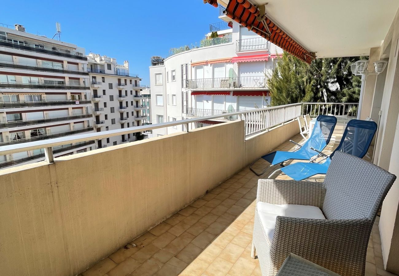 Appartement à Cannes - GIR2405 / Logement lumineux et spacieux au centre
