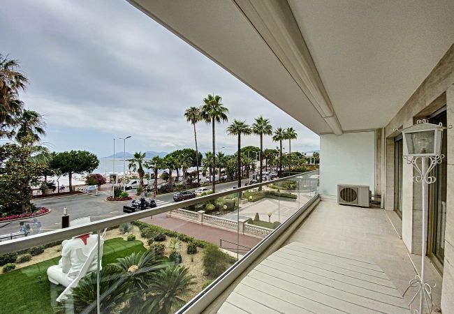 Appartement à Cannes - LAL167 / Sur Croisette vue mer