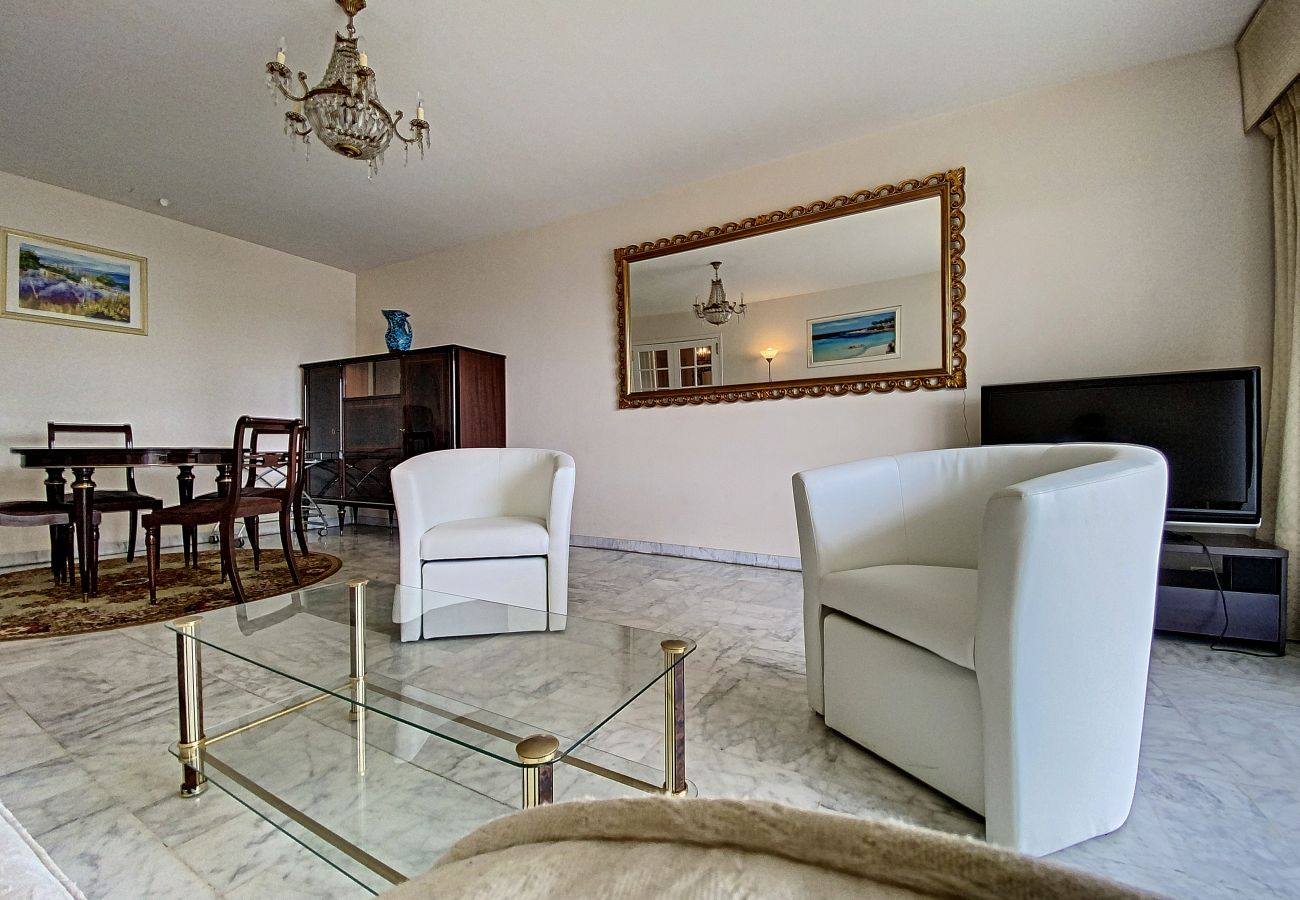 Appartement à Cannes - LAL167 / Sur Croisette vue mer