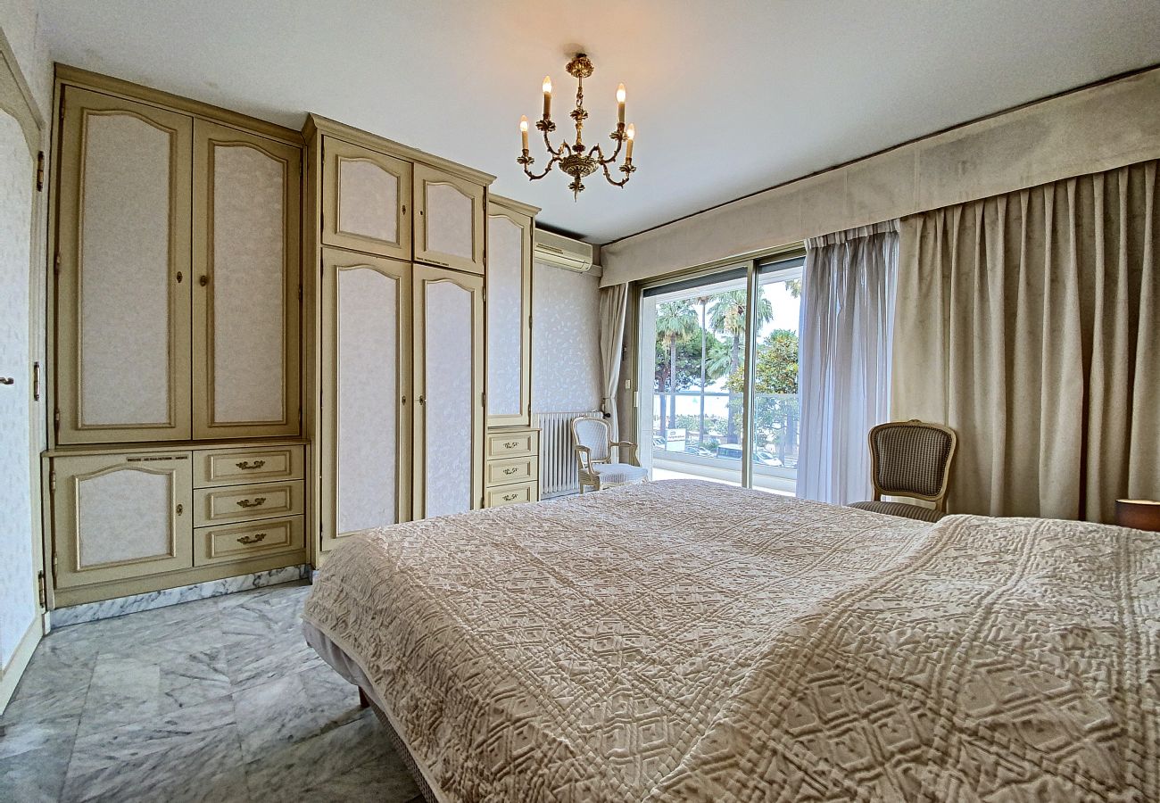 Appartement à Cannes - LAL167 / Sur Croisette vue mer