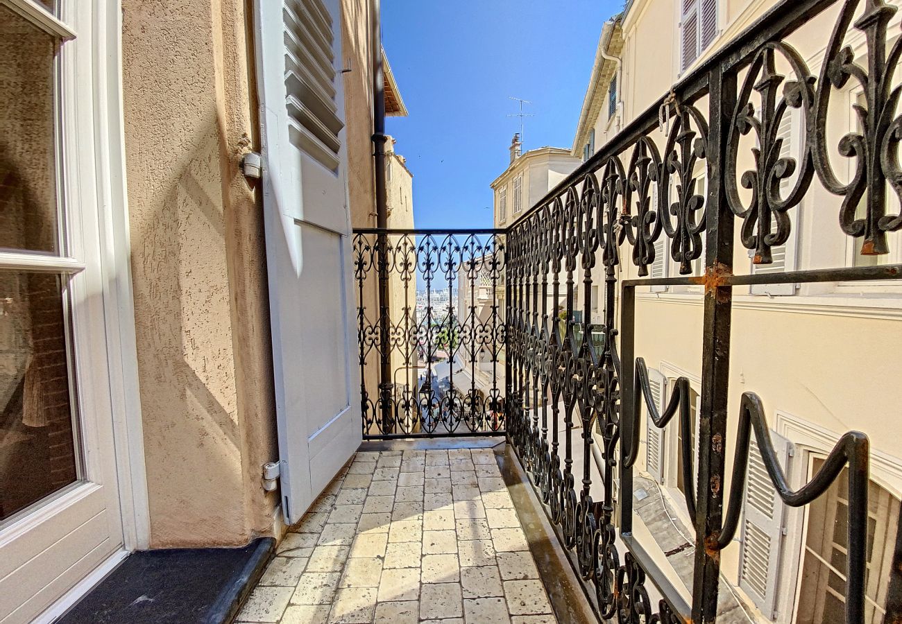 Appartement à Cannes - Saint Antoine/ MAS1411/ 3 Pièces