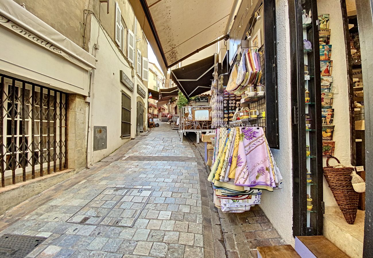 Appartement à Cannes - Saint Antoine/ MAS1411/ 3 Pièces