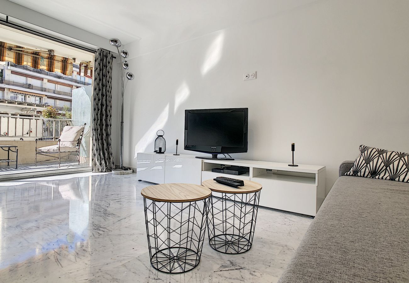 Appartement à Cannes - GAR2207 Beau 2 pièces centre terasse