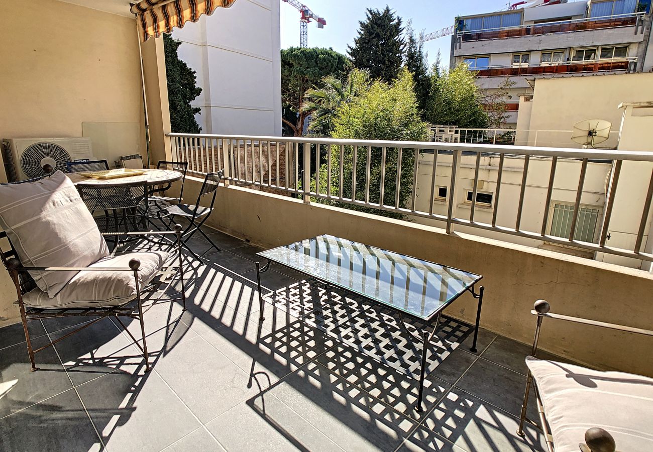 Appartement à Cannes - GAR2207 Beau 2 pièces centre terasse