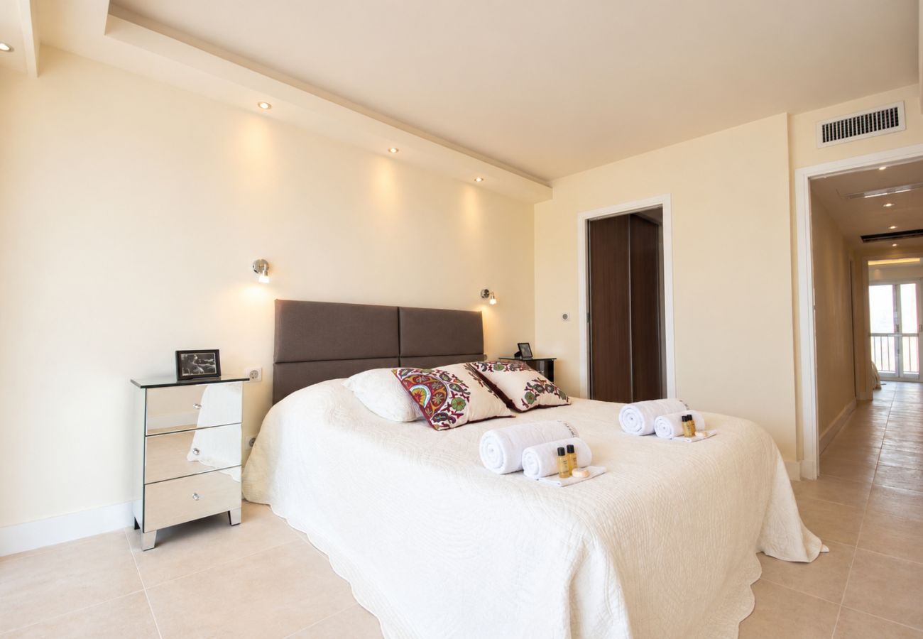 Appartement à Cannes - Vue mer 3 pièces terrasse plage Palm Beach TUI1376