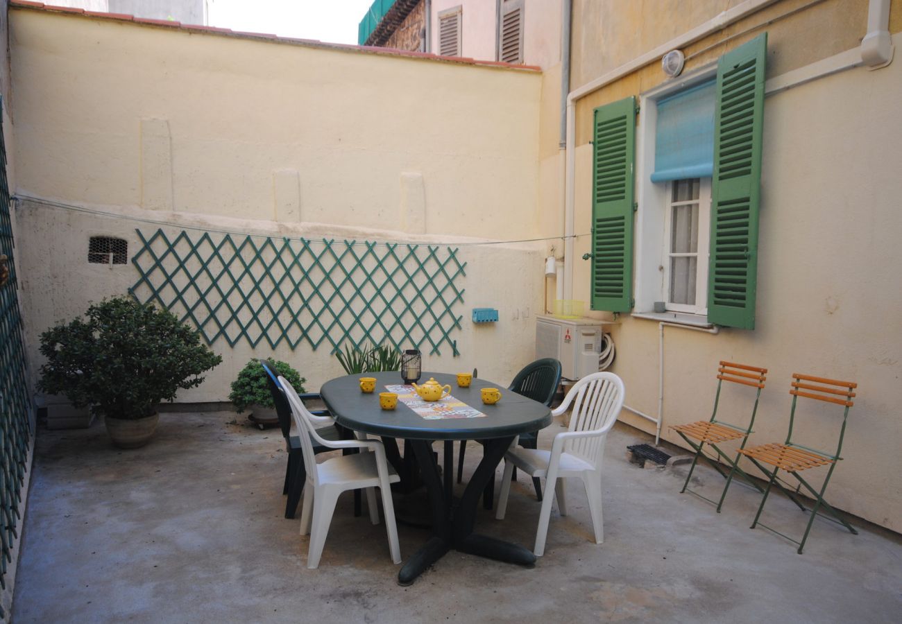 Appartement à Cannes - MEN1318 / Suquet 3 pièces terrasse
