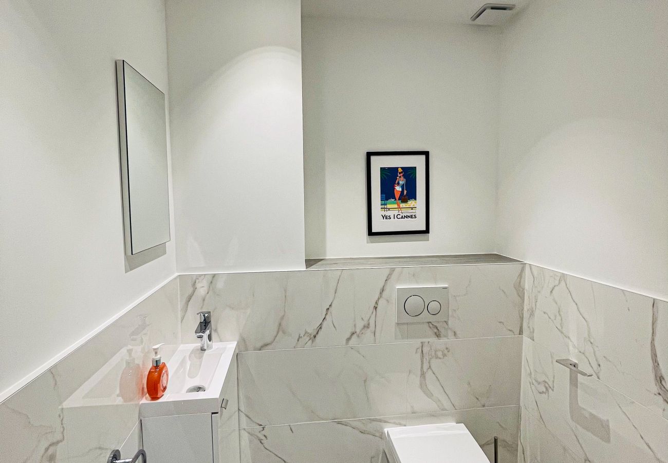 Appartement à Cannes - Côté Sud / Plein centre beau 2 chambres