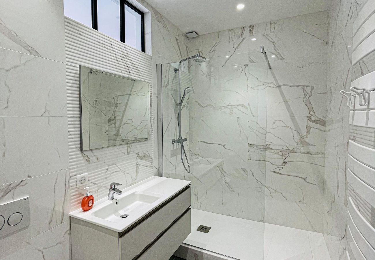 Appartement à Cannes - Côté Sud / Plein centre beau 2 chambres