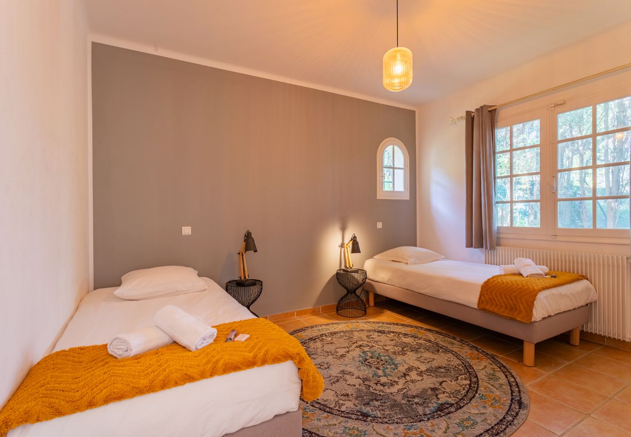 Villa à Mandelieu-la-Napoule - VILLA JUSTINE VI4239 By Riviera Holiday Homes