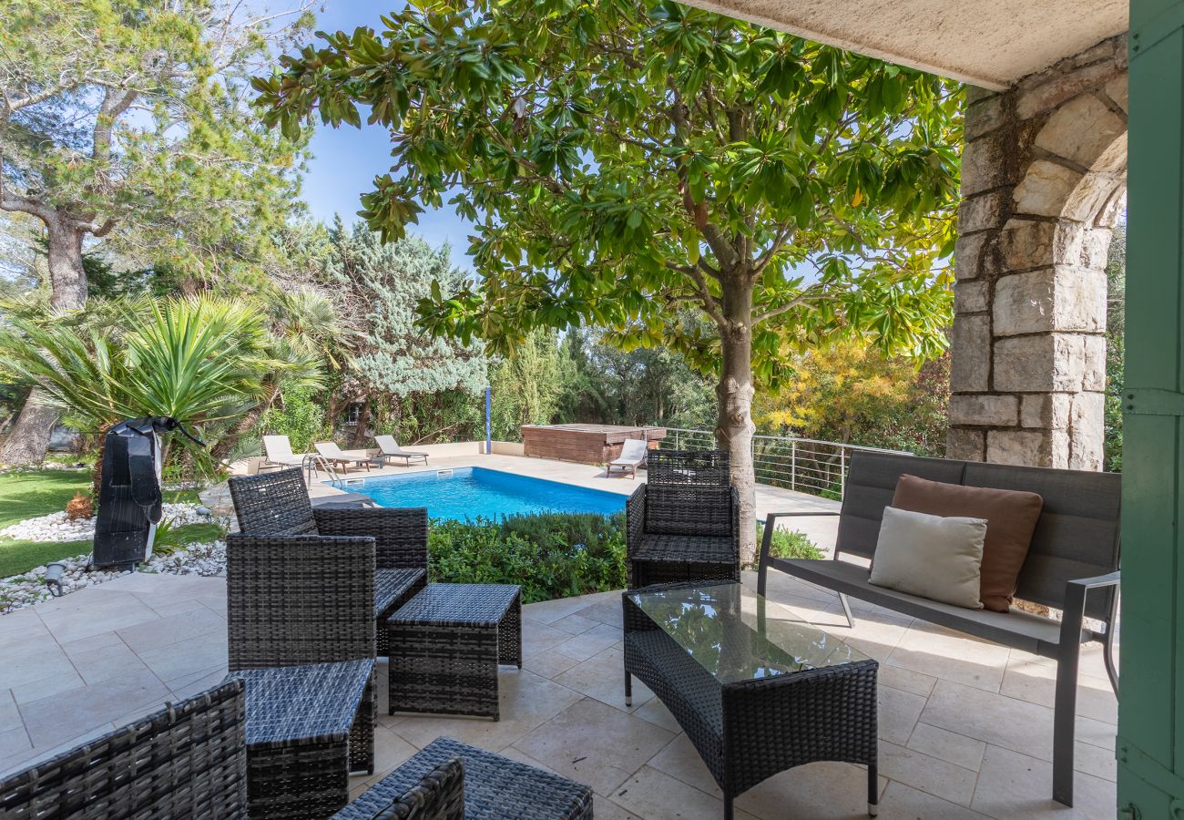 Villa à Mandelieu-la-Napoule - VILLA JUSTINE VI4239 By Riviera Holiday Homes