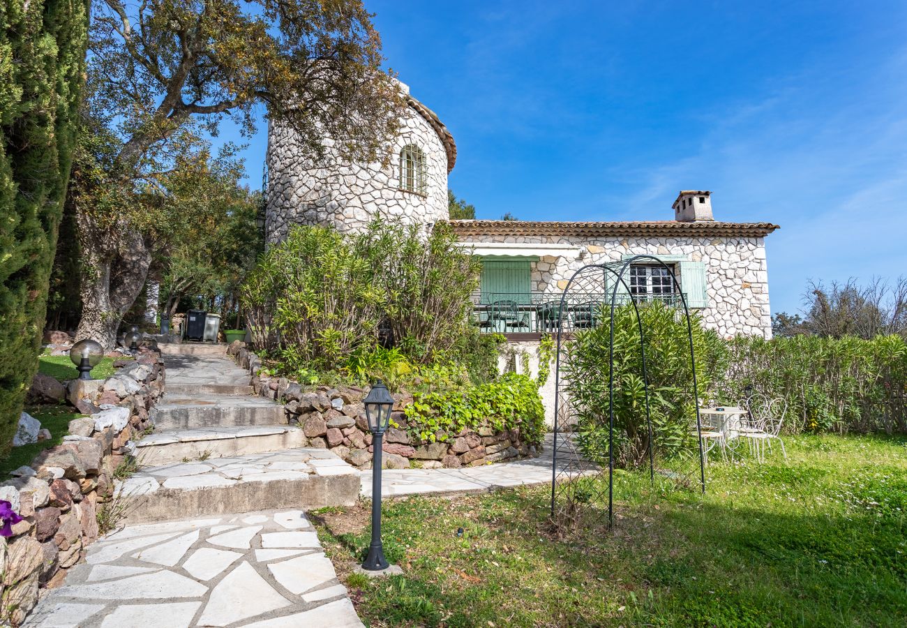 Villa à Mandelieu-la-Napoule - VILLA JUSTINE VI4239 By Riviera Holiday Homes