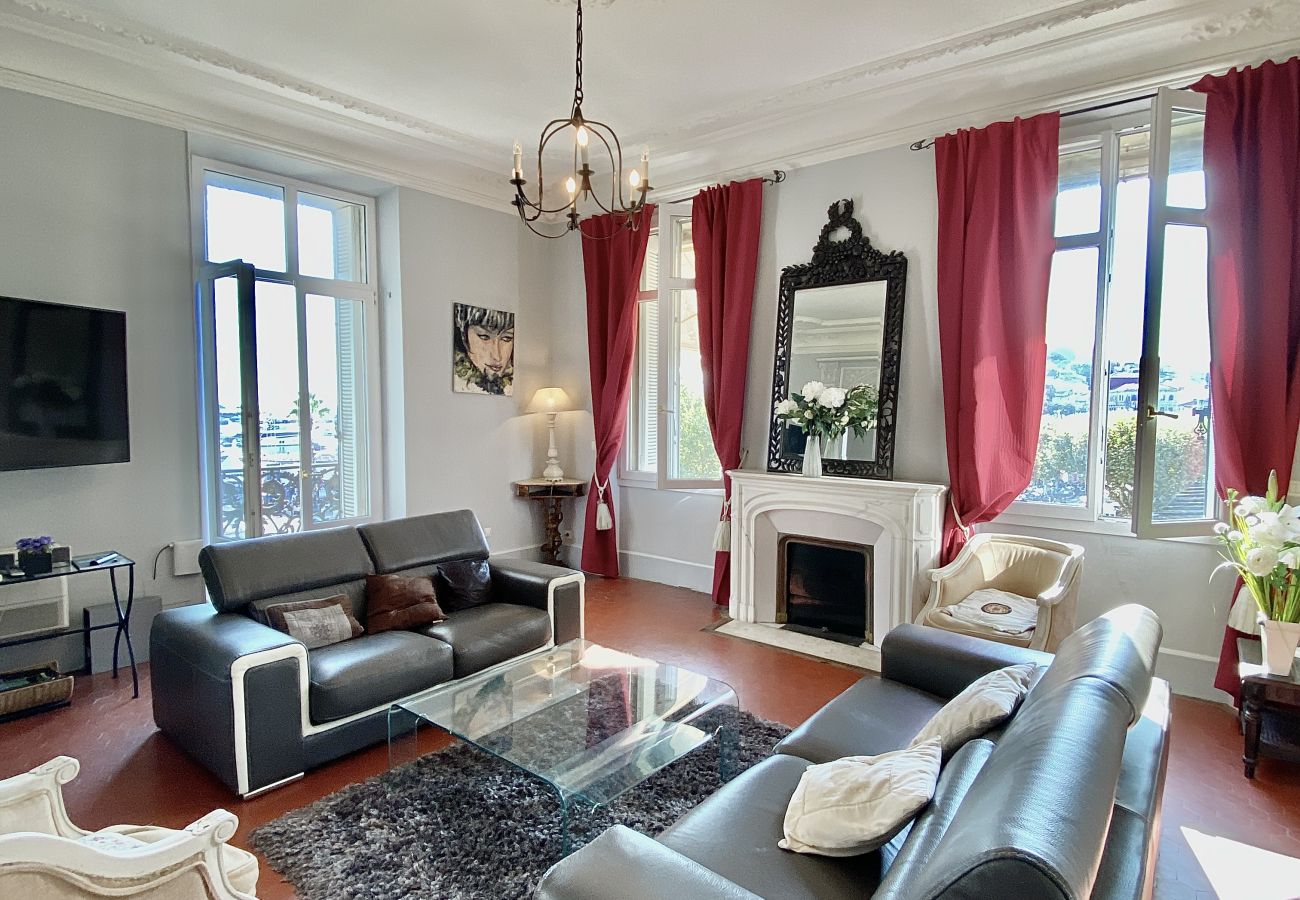 appartement vacances cannes style Haussmannien