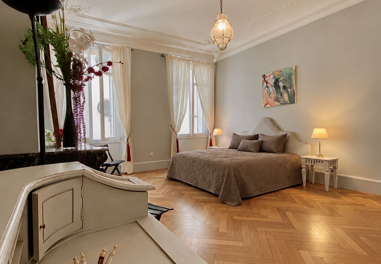 Appartement à Cannes - GAZ5213 / Incomparable 4 pièces Port