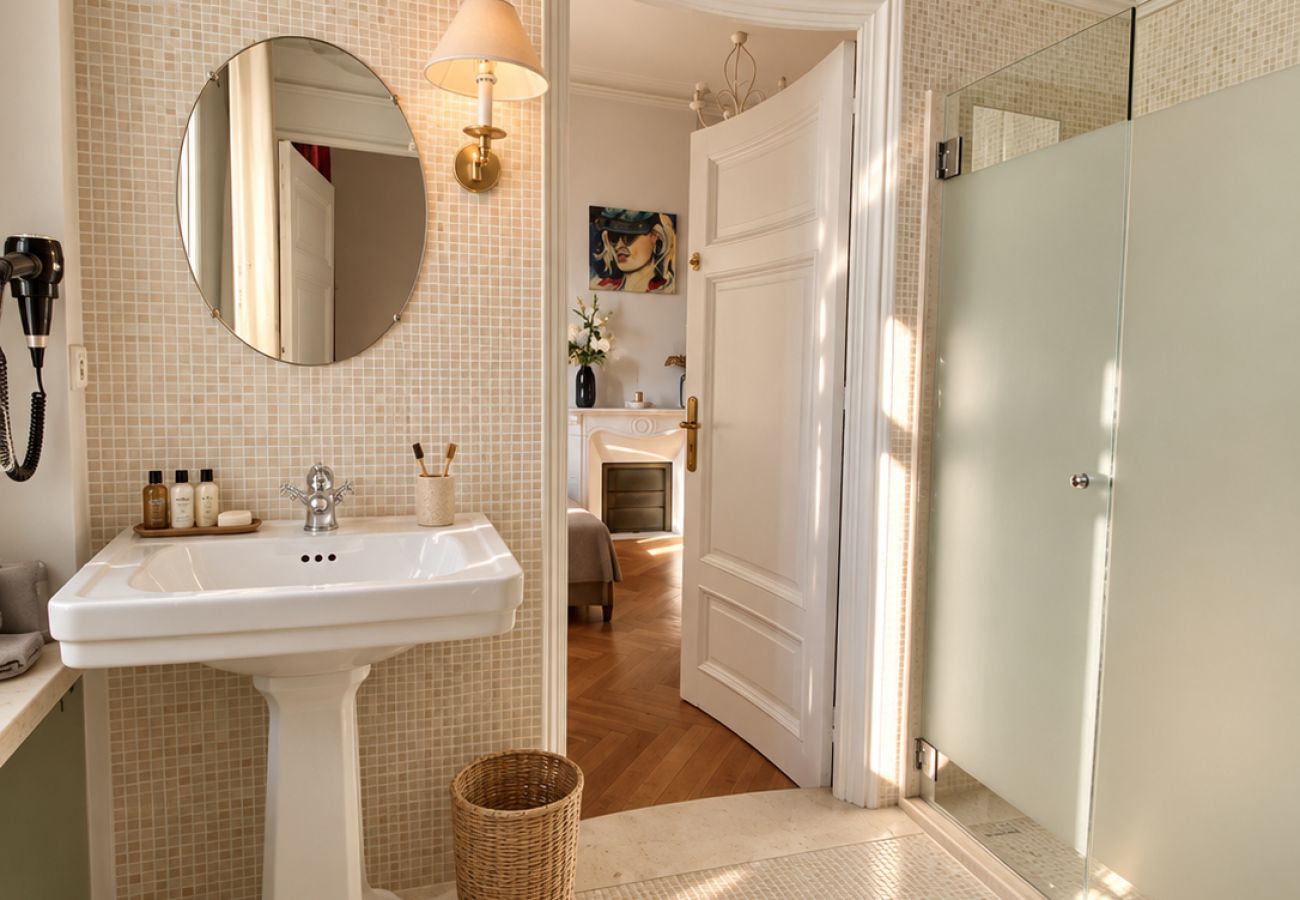 Appartement à Cannes - GAZ5213 / Incomparable 4 pièces Port
