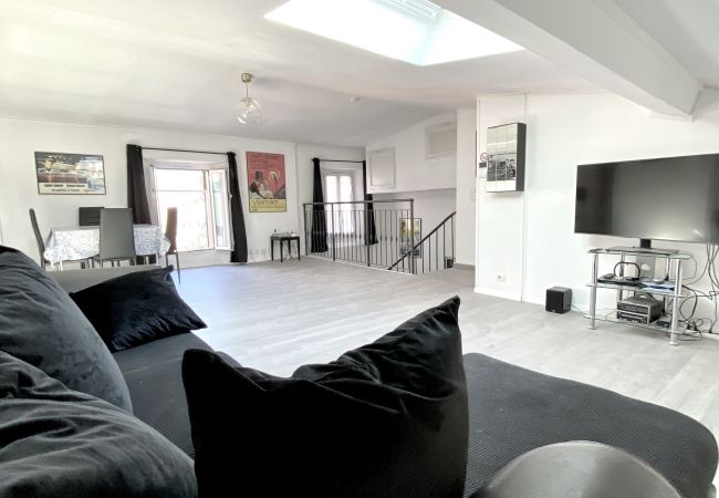 Appartement à Cannes - Top Floor / Spacieux logement situé Rue des Serbes