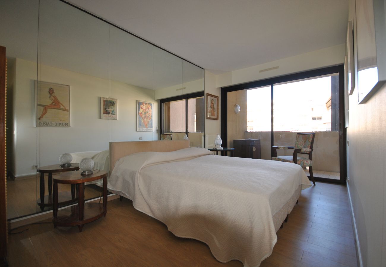 Appartement à Cannes - JC145 / Jardins de la Croisette / 3P