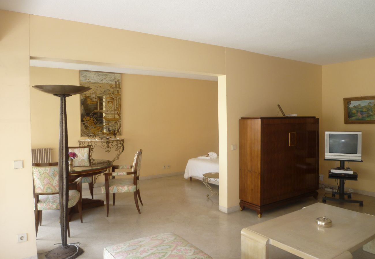 Appartement à Cannes - JC145 / Jardins de la Croisette / 3P